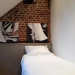 Little Clem Apartman